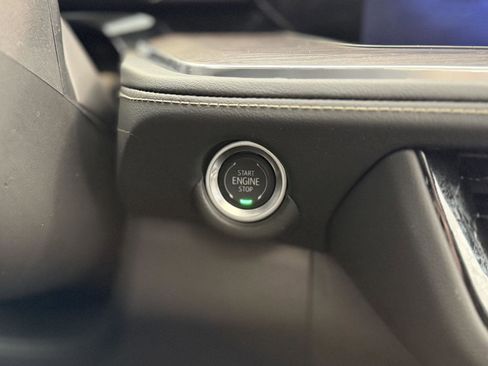 Used 2025 Chevrolet Suburban Premier w/ Sun And Tow Package image 19