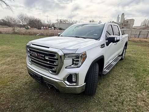 Used 2019 GMC Sierra 1500 SLT w/ SLT Premium Package AWD/4WD image 3