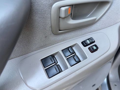 Used 2005 Toyota Sequoia SR5 RWD image 13
