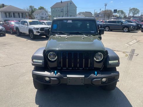 Used 2023 Jeep Wrangler Unlimited w/ Cold Weather Group AWD/4WD image 3