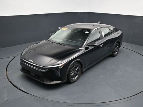 Used 2025 Kia K4 LXS image 44