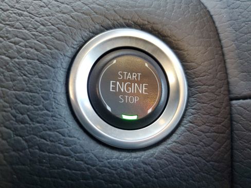 Used 2024 GMC Yukon XL Denali image 28