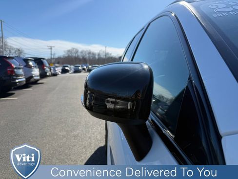 Certified 2023 Volvo XC60 B5 Ultimate w/ Climate Package image 10