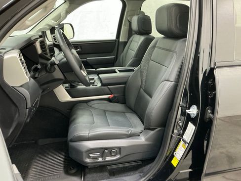 Used 2024 Toyota Tundra Limited image 9