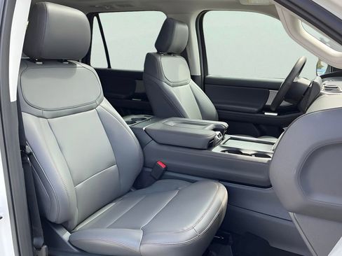 New 2025 Ford Expedition Max Active image 16