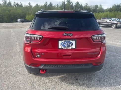 Used 2025 Jeep Compass Trailhawk AWD/4WD image 5