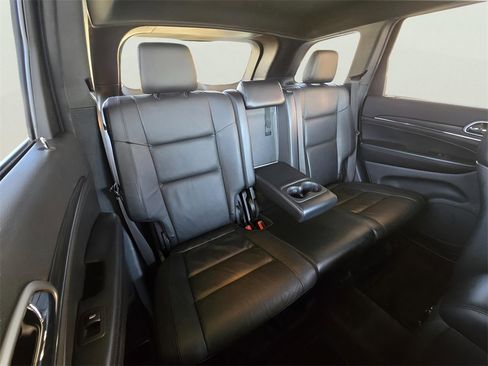 Used 2019 Jeep Grand Cherokee Limited image 14