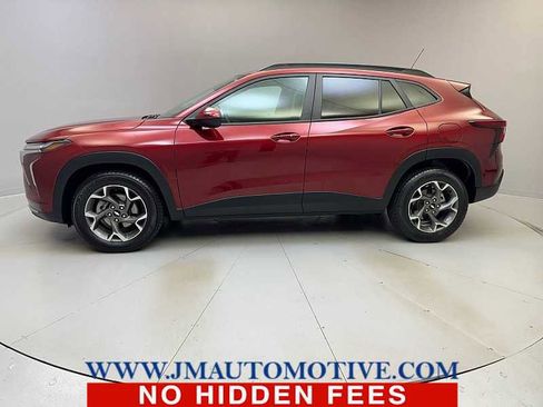 Used 2024 Chevrolet Trax LT w/ Driver Confidence Package image 2