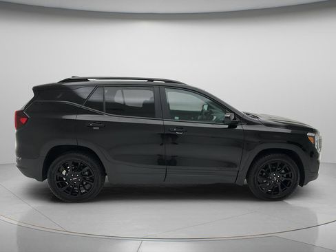 Used 2024 GMC Terrain SLE w/ Driver Convenience Package AWD/4WD image 6