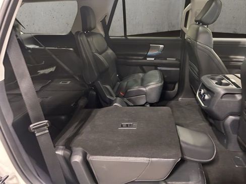 Used 2025 Ford Expedition Platinum AWD/4WD image 21