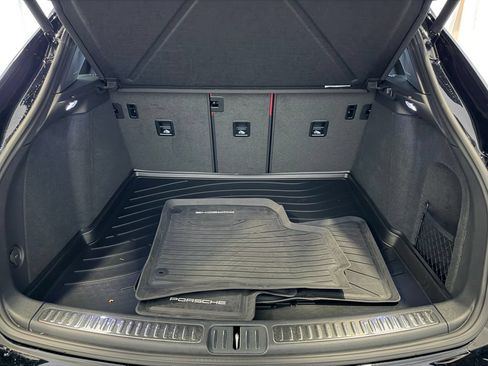 Certified 2026 Porsche Macan AWD/4WD image 28