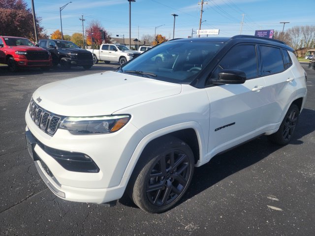 Used 2025 Jeep Compass Limited w/ High Altitude Package AWD/4WD image 2