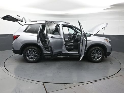Certified 2024 Honda Passport TrailSport image 52
