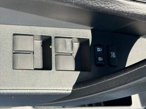 Used 2017 Toyota Corolla SE FWD image 18
