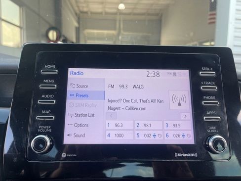 Used 2023 Toyota Camry SE image 16