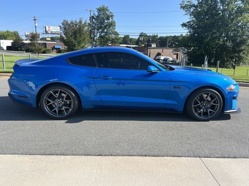 Used 2019 Ford Mustang GT Premium w/ Performance Package - Level 2 RWD image 8
