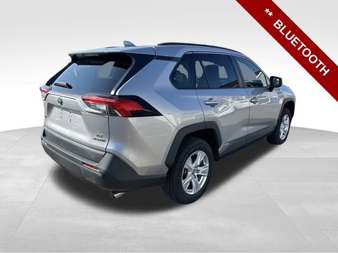 Used 2021 Toyota RAV4 LE image 5