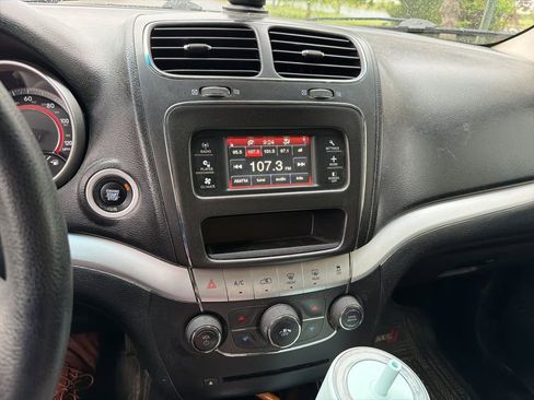 Used 2016 Dodge Journey SE w/ Flexible Seating Group FWD image 7