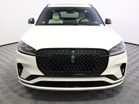 New 2026 Lincoln Aviator Black Label w/ Jet Appearance Package AWD/4WD image 10