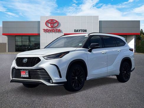 Used 2023 Toyota Highlander XSE AWD/4WD image 2