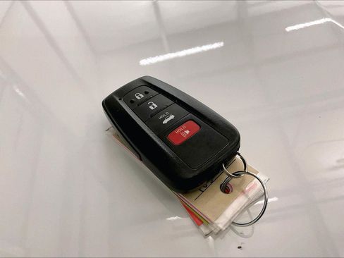Used 2020 Toyota Corolla XSE FWD image 9
