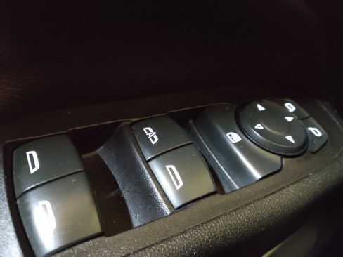 Used 2021 Chevrolet Equinox LT image 27