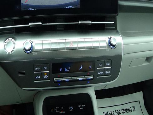 Used 2025 Hyundai Kona SEL image 24