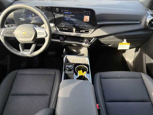 New 2026 Chevrolet Equinox LT w/ Convenience Package II image 12