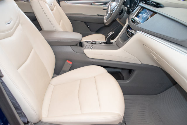 Used 2024 Cadillac XT5 Premium Luxury AWD/4WD image 10