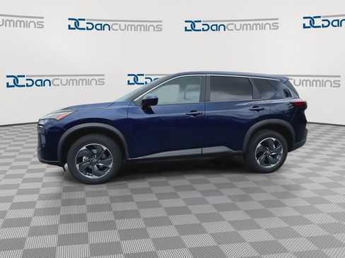 Used 2024 Nissan Rogue SV FWD image 5