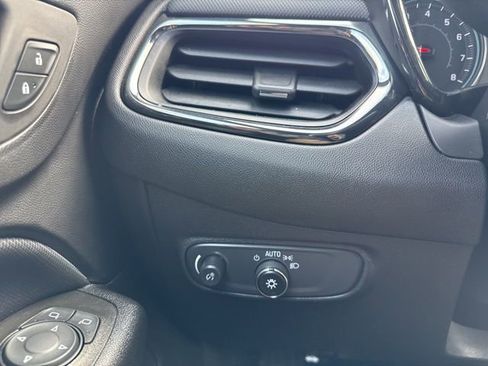 Used 2023 Chevrolet Equinox RS AWD/4WD image 21