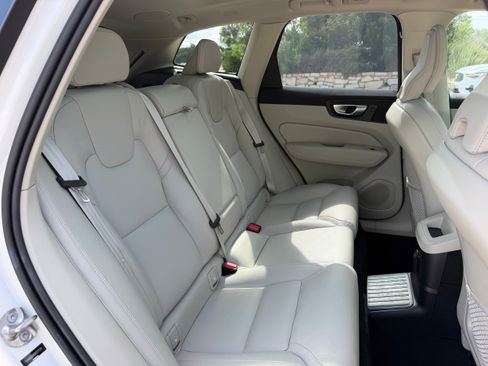 Certified 2024 Volvo XC60 T8 Ultimate w/ Protection Package Premier AWD/4WD image 12