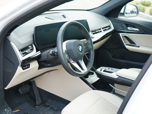 Used 2025 BMW X2 xDrive28i w/ Convenience Package image 16