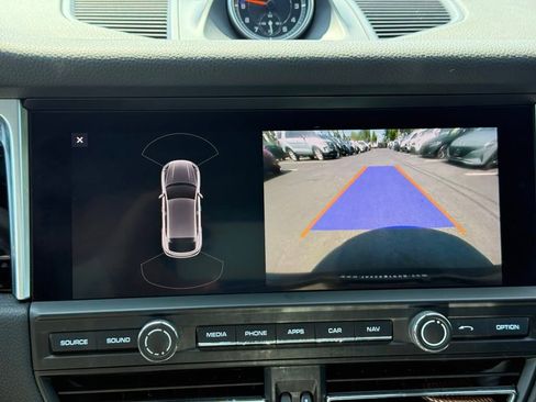 Used 2019 Porsche Macan image 41
