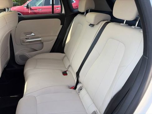 Used 2021 Mercedes-Benz GLA 250 4MATIC image 23