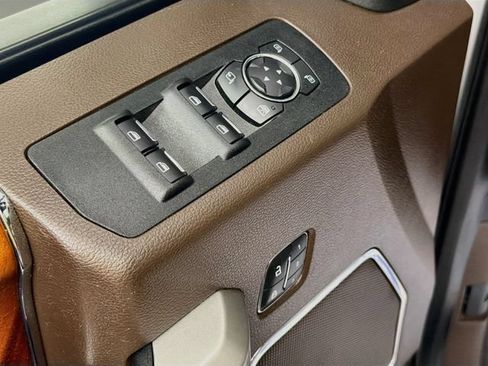 Used 2019 Ford F150 King Ranch w/ Equipment Group 601A Luxury AWD/4WD image 18