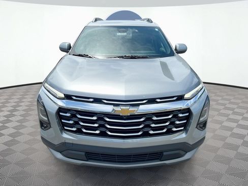 Used 2025 Chevrolet Equinox LT w/ Convenience Package II AWD/4WD image 2