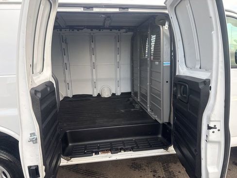 Used 2019 Chevrolet Express 2500 w/ Driver Convenience Package image 26
