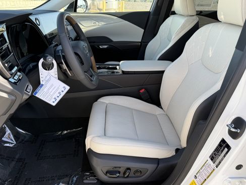 New 2026 Lexus RX 350 image 17