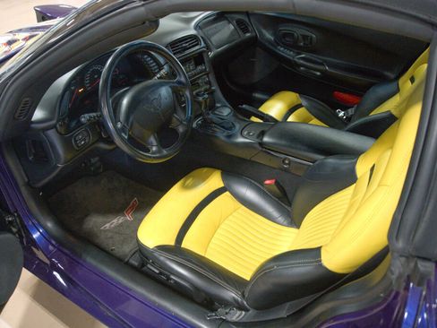 Used 1998 Chevrolet Corvette Convertible w/ Memory Pkg image 37