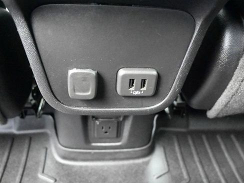 Used 2018 Chevrolet Equinox Premier image 22