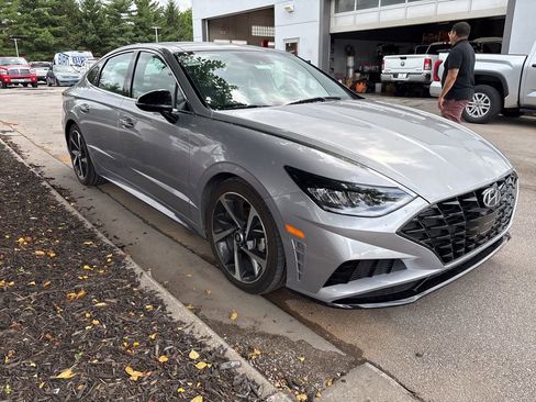 Used 2023 Hyundai Sonata SEL Plus FWD image 3