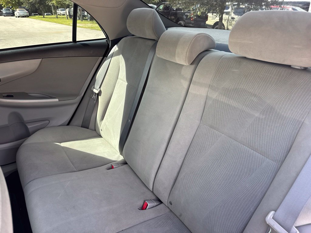 Used 2013 Toyota Corolla LE FWD image 11