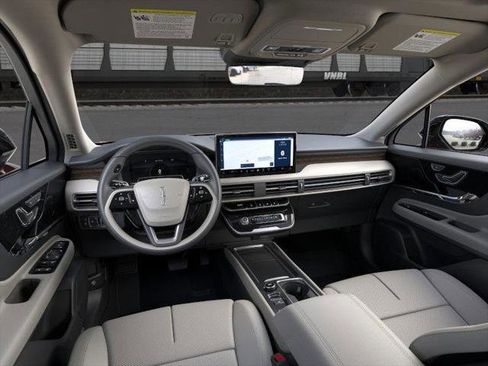 New 2026 Lincoln Corsair Grand Touring image 9