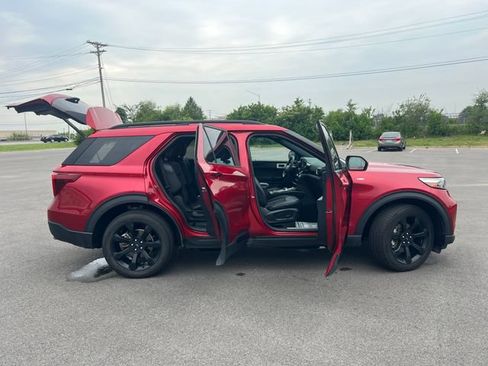 Used 2024 Ford Explorer ST-Line w/ Class IV Trailer Tow Package AWD/4WD image 32