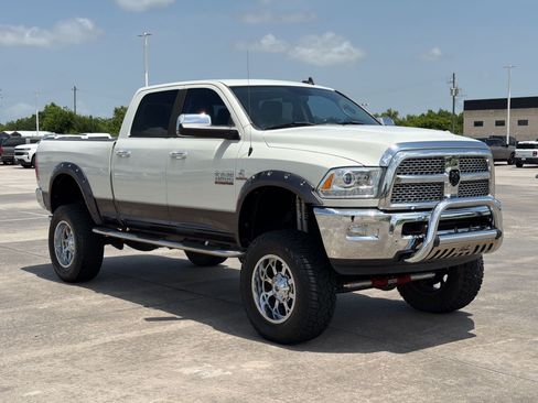 Used 2016 RAM 3500 Laramie w/ Convenience Group AWD/4WD image 7