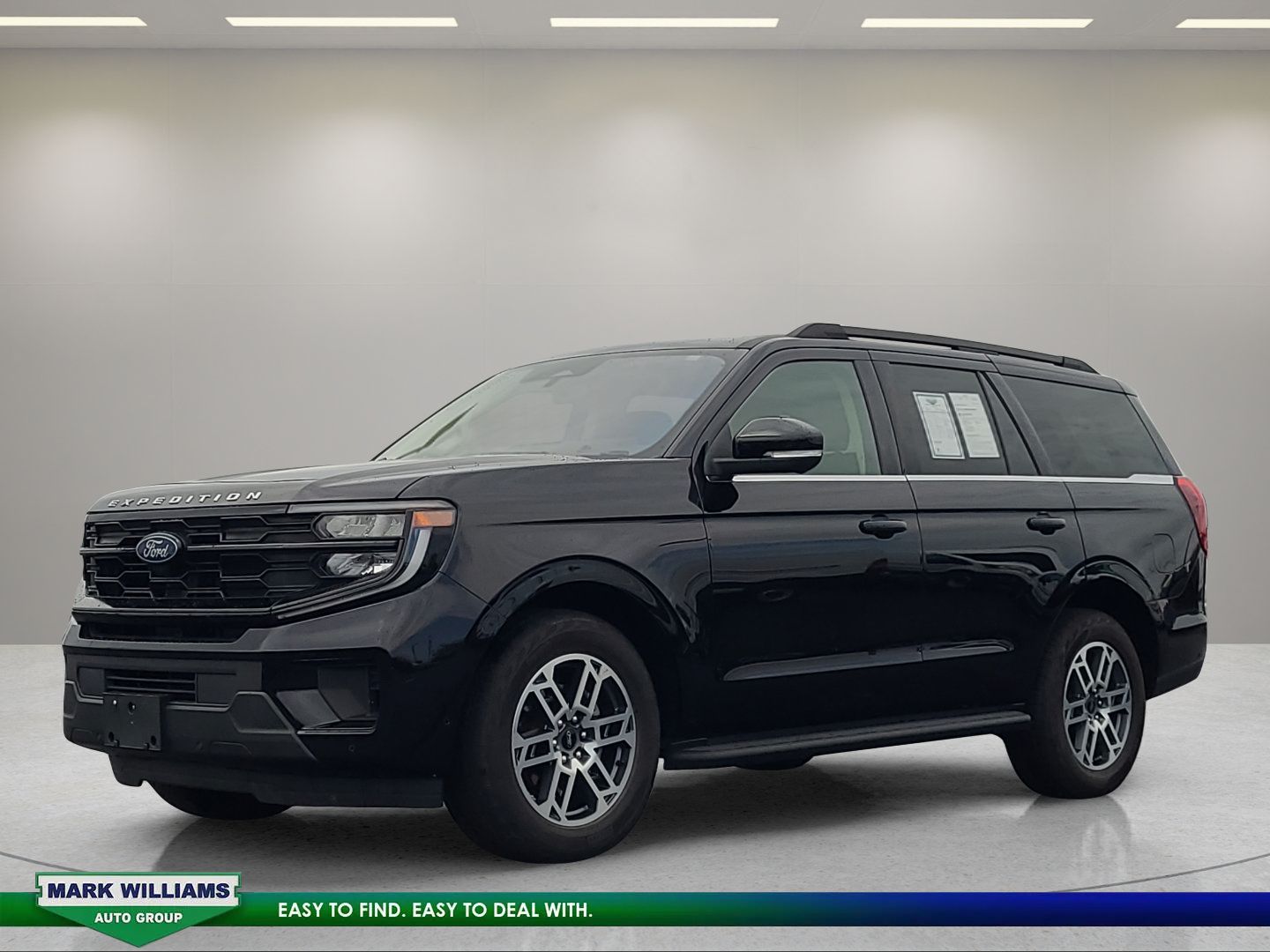 Certified 2025 Ford Expedition Active AWD/4WD image 8