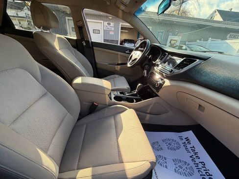 Used 2016 Hyundai Tucson SE w/ Option Group 02 image 18