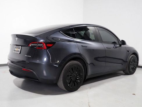 Used 2024 Tesla Model Y Long Range image 7