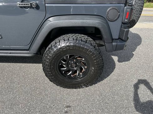 Used 2017 Jeep Wrangler Unlimited Sport w/ Quick Order Package 24S AWD/4WD image 11